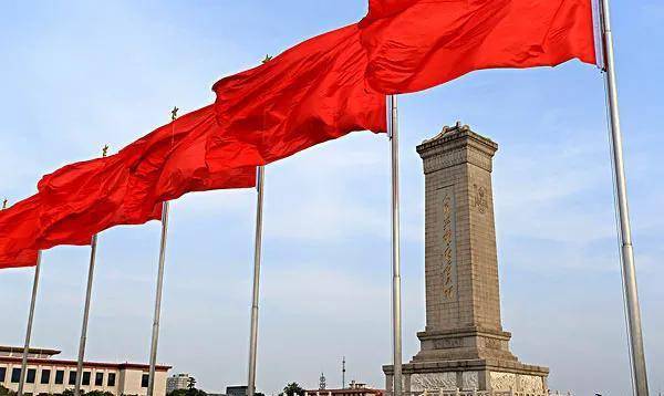 钢铁铸军魂，华夏树丰碑-八一建军节话人民英雄纪念碑