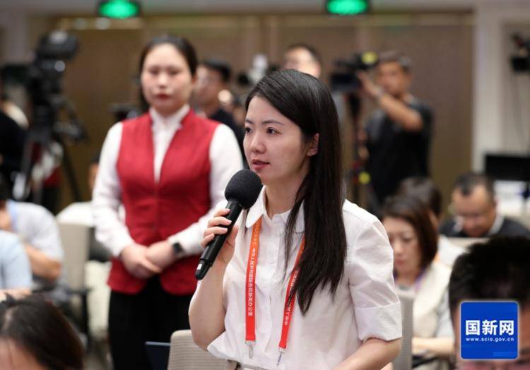 央行答海报新闻：专门设立5000亿元服务消费与养老再贷款