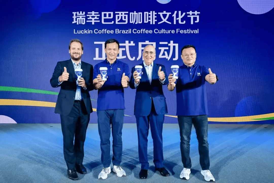 黎辉，正式坐镇瑞幸