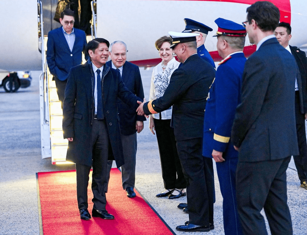 马科斯两手空空回国，临走前特朗普再三叮嘱：必须跟中国搞好关系