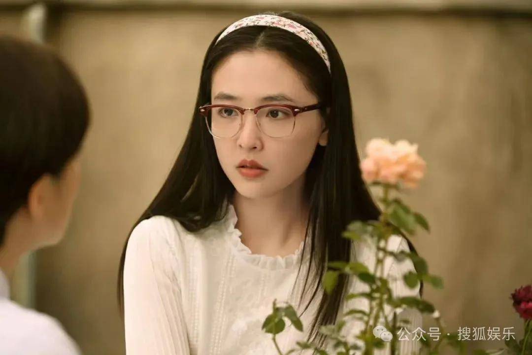 离婚三年又被拍到亲密逛超市，他俩这是纯带娃还是真复合了？