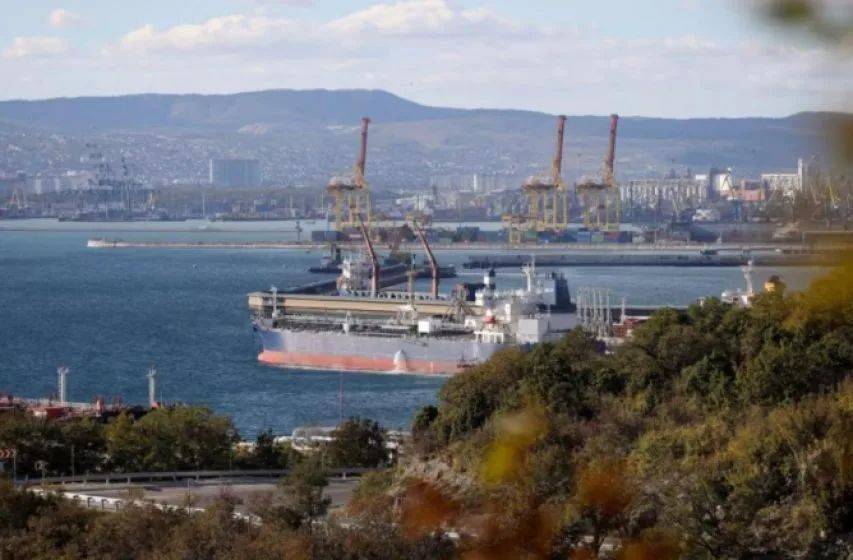 莫迪突遭晴天霹雳！印度陷入四面楚歌，外资净流入下降98%，特朗普对印度加征关税50%