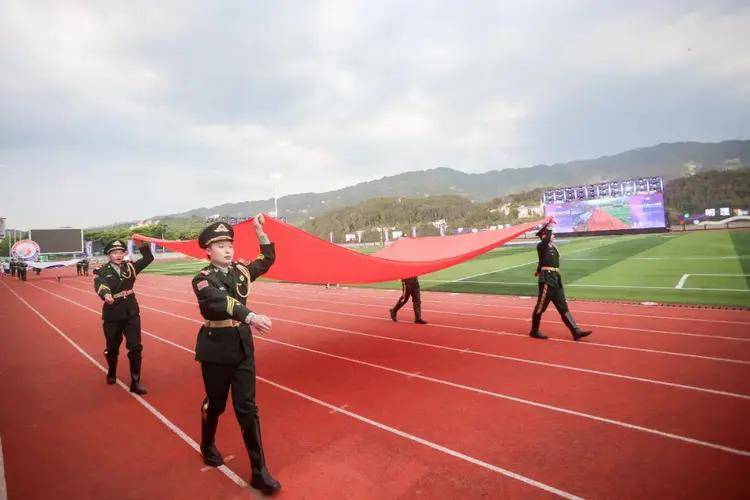 茅台集团第十一届职工运动会暨茅台酒股份公司第一届职工运动会开幕