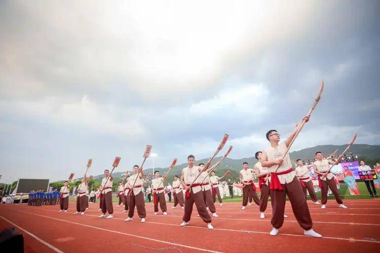 茅台集团第十一届职工运动会暨茅台酒股份公司第一届职工运动会开幕