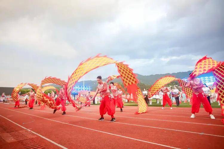 茅台集团第十一届职工运动会暨茅台酒股份公司第一届职工运动会开幕