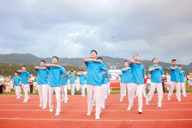 茅台集团第十一届职工运动会暨茅台酒股份公司第一届职工运动会开幕