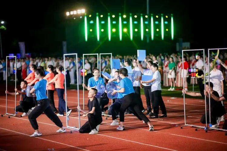 茅台集团第十一届职工运动会暨茅台酒股份公司第一届职工运动会开幕