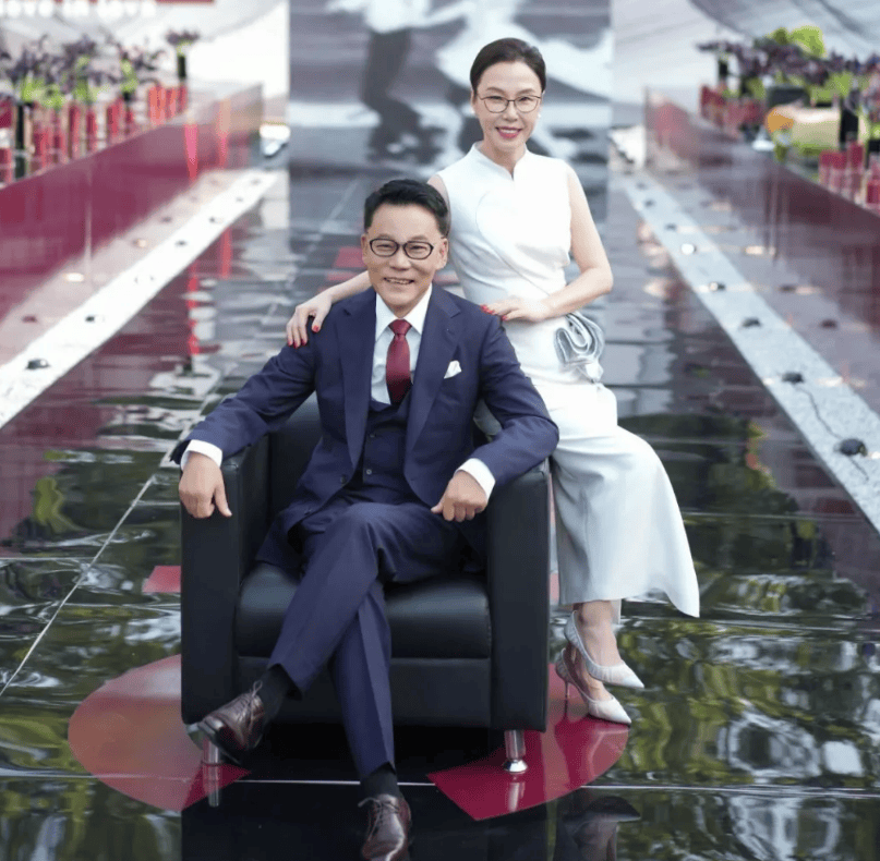 60岁李国庆谈再婚：妻子是北大读书时的“白月光”，曾承诺买房买车惹怒对方；张朝阳俞敏洪到场祝福