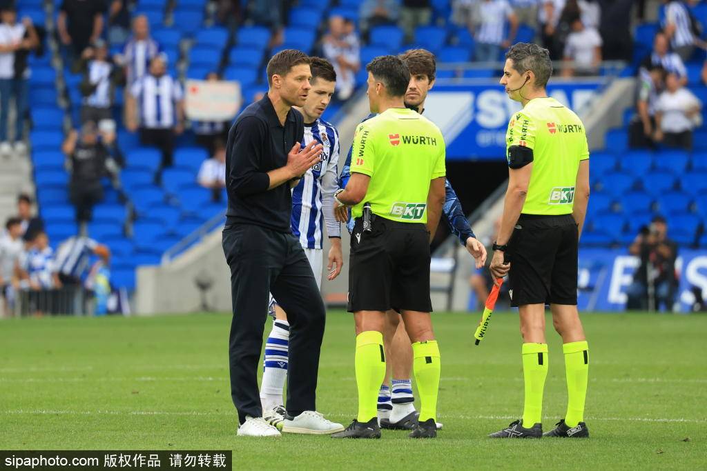 VAR再起争议！皇马队长卡瓦哈尔因攻击行为遭红牌罚下