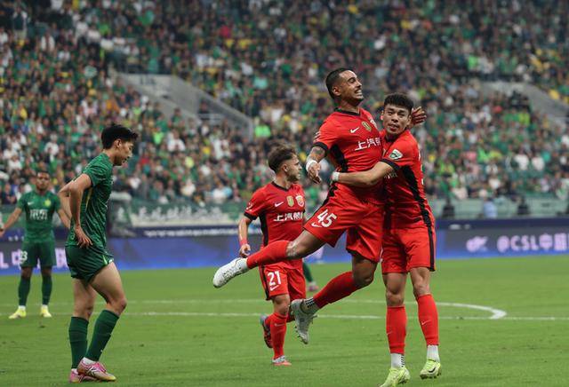 观察：当无脑进攻变身实惠足球，穆斯卡特展现战术大师功力，海港夺冠还有戏？