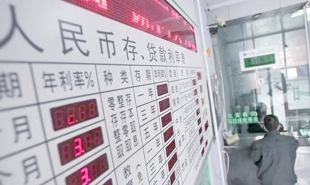 如何对冲货币贬值(如何冲击货币的含义)